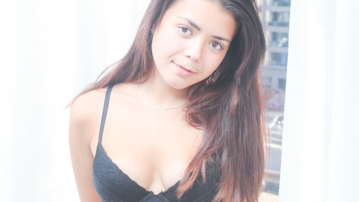 Cosmid Roxy Burnside Roxy Burnside Strips By The Window