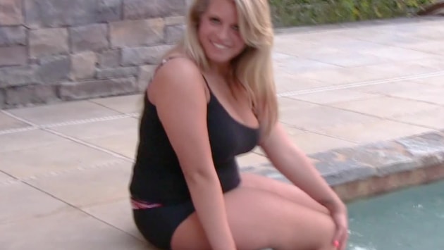 Jessie R Plays In The Pool